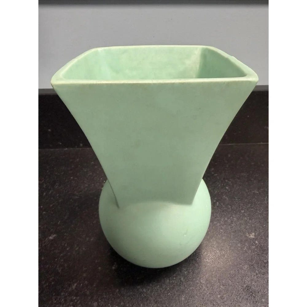 Vintage McCoy Spring Wood Dogwood Vase Pair Pink Green Matte‎ Pottery USA